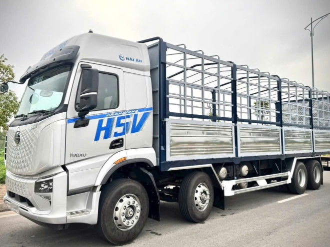 XE TẢI 4 CHÂN CHENGLONG MÁY 310HP 5HV - THÙNG 8X4 NEW 2026