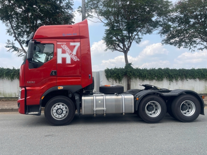 XE ĐẦU KÉO CHENGLONG 2 CẦU H7 PRO 450HP