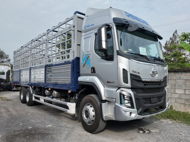 XE TẢI CHENGLONG 3 CHÂN H5 CẦU LẾT THÙNG MUI BẠT DÀI 9.9M - 2025