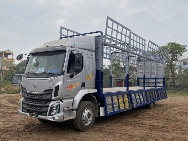 XE TẢI CHENGLONG M3 200HP (6 MÁY) THÙNG 9M9 TẢI 8 TẤN