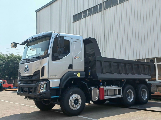 XE BEN 3 CHÂN CHENGLONG - CẦU LÁP (THÙNG HYUNDAI)