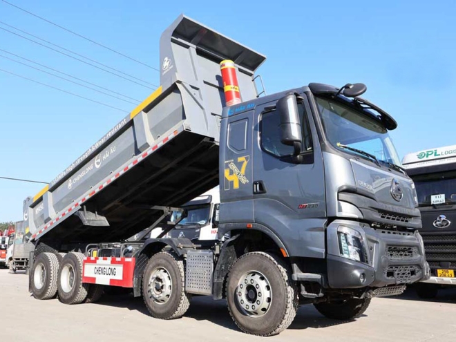 XE BEN 4 CHÂN CHENGLONG H7 390HP THÙNG U 15 KHỐI (CẦU DẦU)