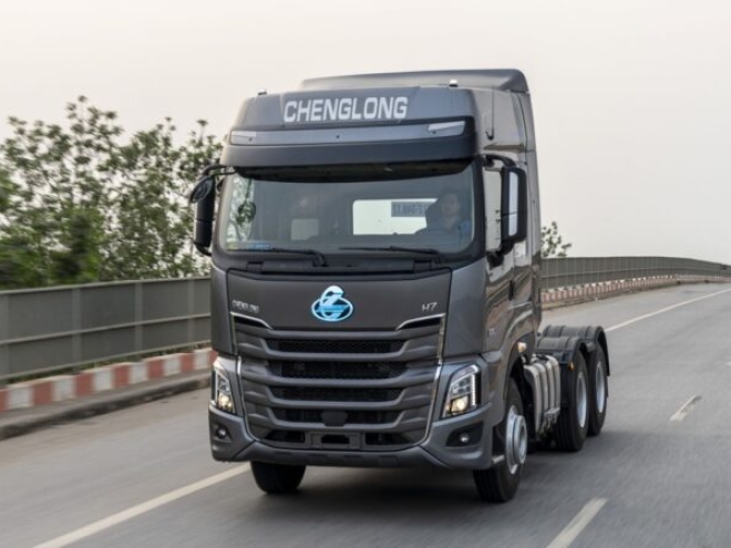 XE ĐẦU KÉO CHENGLONG H7 LUXK 445HP CẦU DẦU