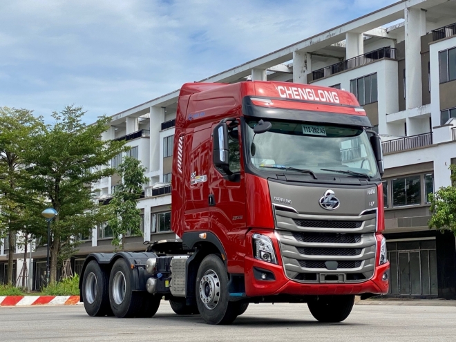 XE ĐẦU KÉO CHENGLONG H7 LUXS 445HP Cầu Láp - 6x4