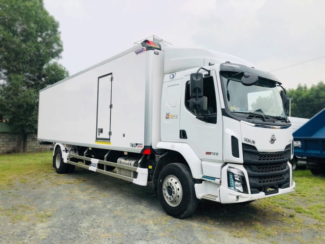 XE TẢI CHENGLONG M3 THÙNG ĐÔNG LẠNH NĂM 2025