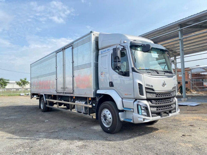 XE TẢI CHENGLONG M3 THÙNG KÍN BỬNG NÂNG 9.8M (MÁY 200HP)